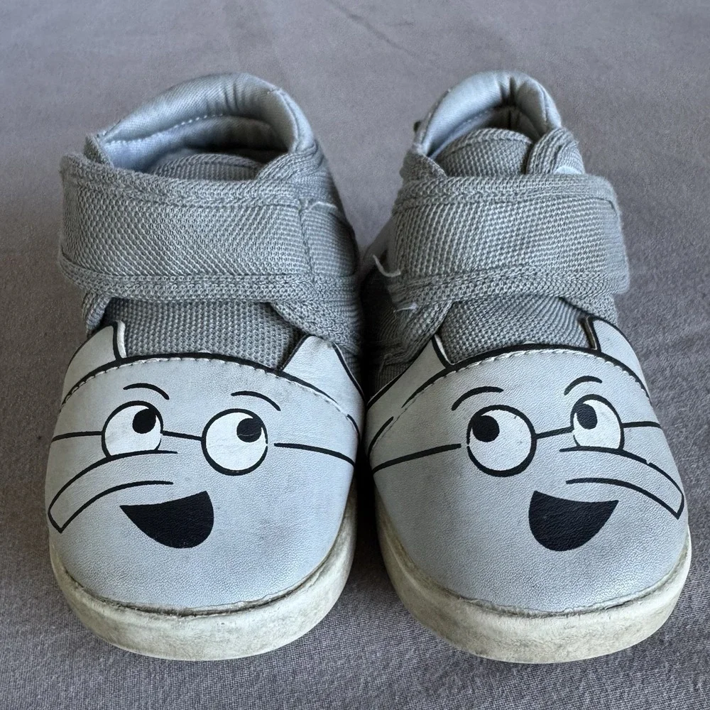 Size 4c - ikiki Mo Willems' Elephant Gerald Squeaky Toddler Shoes V1‎ | Gray